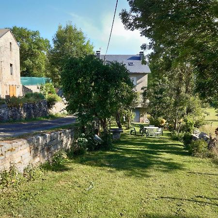Bed and Breakfast Au Domaine Des Oiseaux Montredon  Exterior foto