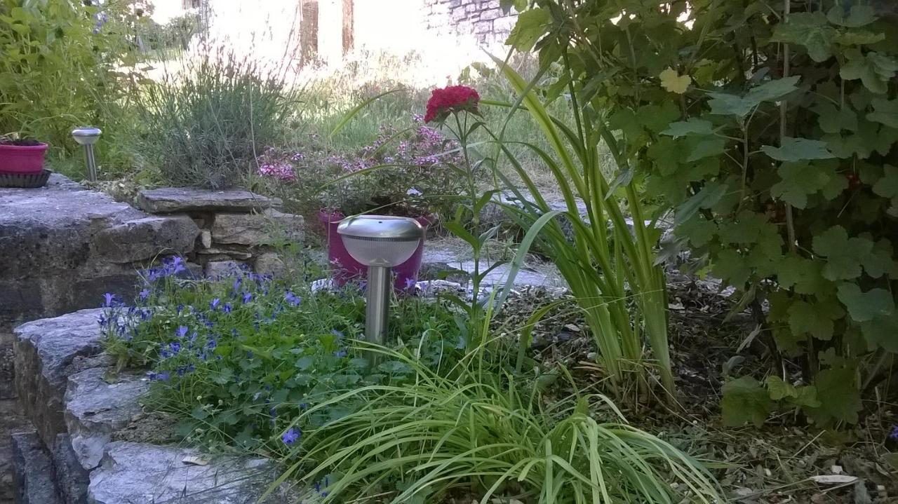 Bed and Breakfast Au Domaine Des Oiseaux Montredon  Exterior foto