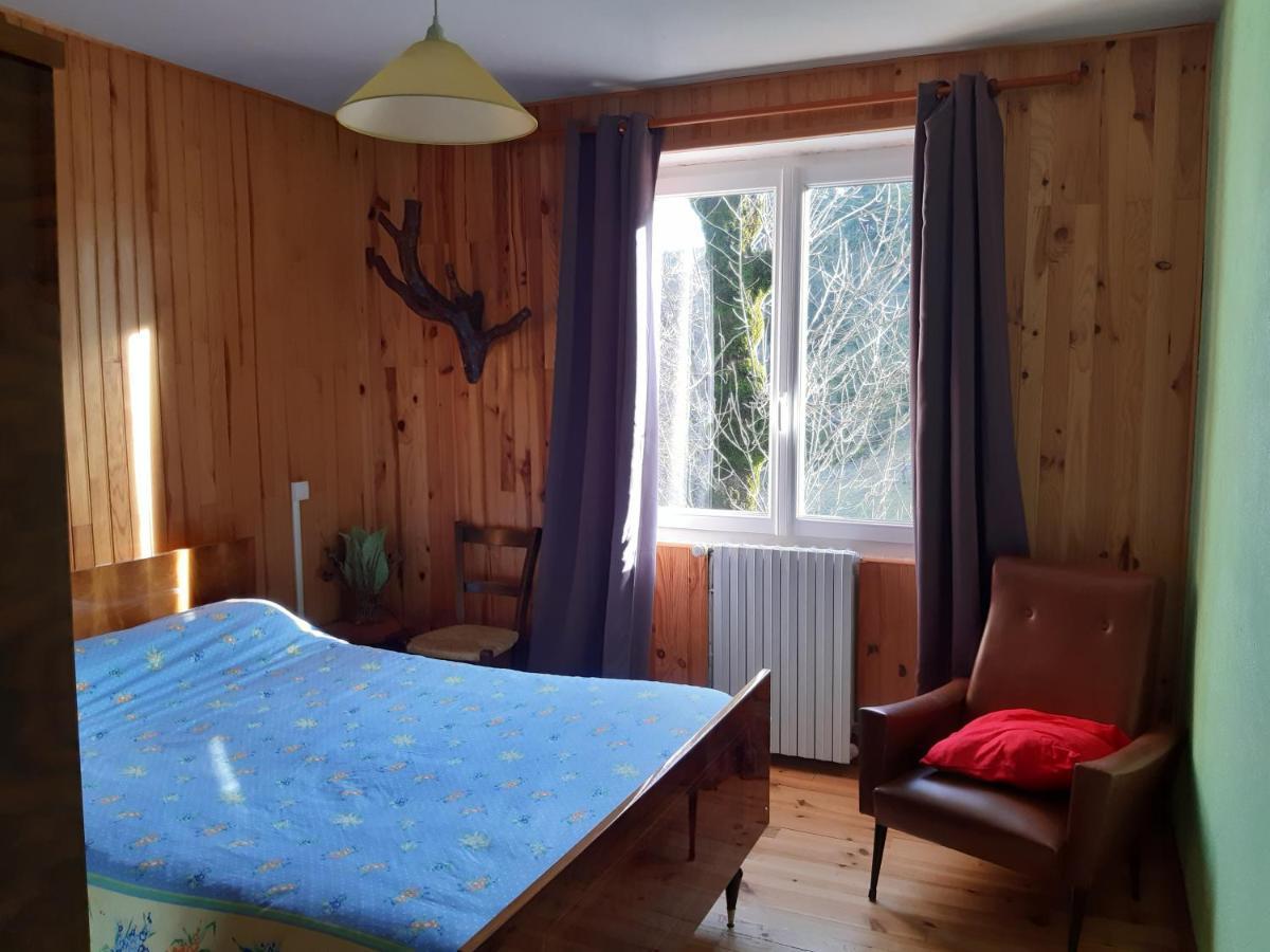 Bed and Breakfast Au Domaine Des Oiseaux Montredon  Exterior foto